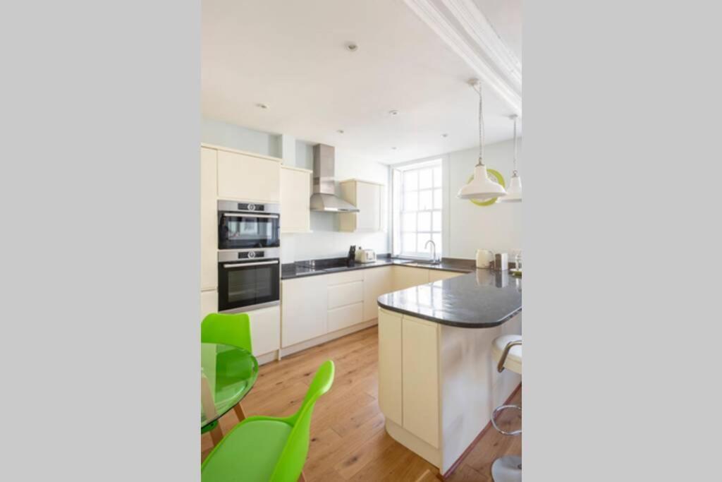 Beautiful Apartment, Incredible Central Location Bath Bagian luar foto